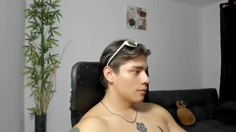 Snapshot of gio_russo chatting on February 24, 6:38 am GioRusso online show from February 24, 6:38 am