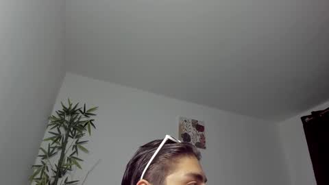 Snapshot of gio_russo chatting on February 24, 9:41 pm GioRusso online show from February 24, 9:41 pm