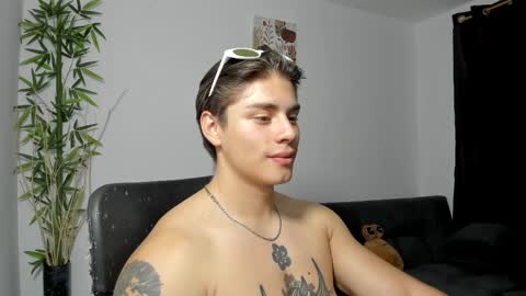 Snapshot of gio_russo chatting on February 25, 12:47 am GioRusso online show from February 25, 12:47 am