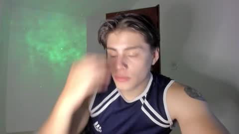 Snapshot of gio_russo chatting on September 23, 5:32 am GioRusso online show from September 23, 5:32 am