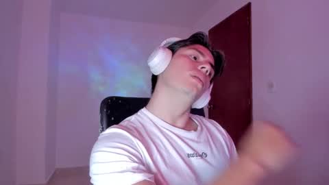 Snapshot of gio_russo chatting on September 26, 7:29 pm GioRusso online show from September 26, 7:29 pm