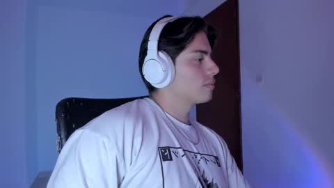 Snapshot of gio_russo chatting on October 4, 9:35 pm GioRusso online show from October 4, 9:35 pm