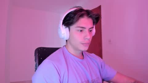 Snapshot of gio_russo chatting on October 18, 7:03 pm GioRusso online show from October 18, 7:03 pm