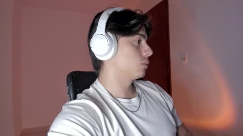 Snapshot of gio_russo chatting on October 28, 4:38 am GioRusso online show from October 28, 4:38 am