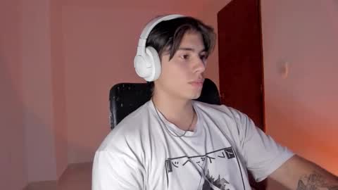 Snapshot of gio_russo chatting on October 31, 6:25 am GioRusso online show from October 31, 6:25 am