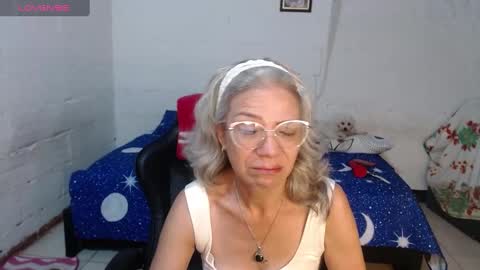 Snapshot of giorgia_xue53 chatting on December 8, 10:19 am Mary online show from December 8, 10:19 am