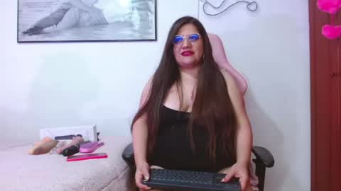giorgina_montiere online show from May 8, 11:43 pm