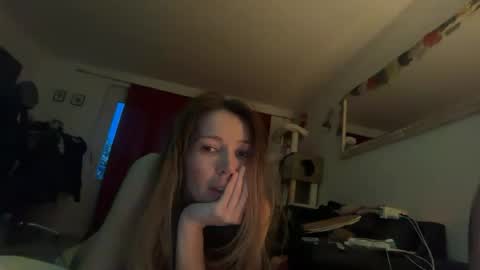 Snapshot of gipsyslut11 chatting on May 15, 2:40 am GypsySluts online show from May 15, 2:40 am
