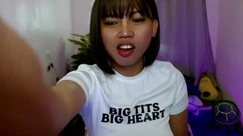 YOUR GIRL AXIE online show from January 7, 10:19 pm