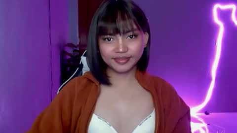 YOUR GIRL AXIE online show from December 16, 10:42 am