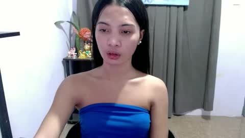 Snapshot of girl4u_aieshaxoxo chatting on December 1, 1:32 am Aisha online show from December 1, 1:32 am