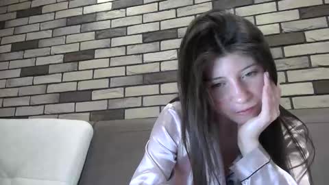 girl_cute007 online show from May 8, 7:08 pm