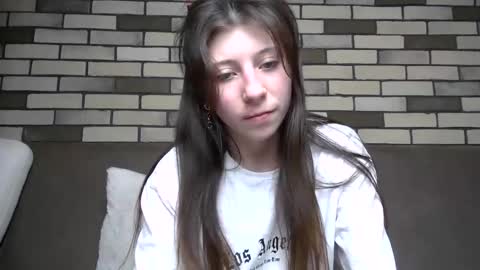 girl_cute007 online show from May 13, 6:05 pm