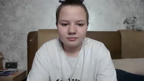 girl_cute07 online show from May 16, 7:56 pm