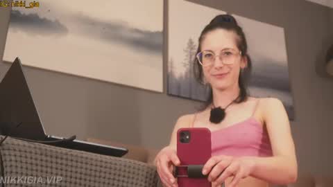 Nikki online show from May 3, 3:18 pm