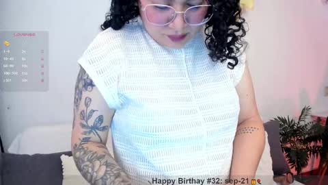 girl_inline online show from September 19, 12:23 am