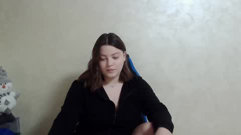 Snapshot of girl_leya chatting on December 12, 7:26 pm girl_leya online show from December 12, 7:26 pm