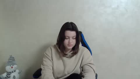 Snapshot of girl_leya chatting on December 31, 2:19 am girl_leya online show from December 31, 2:19 am
