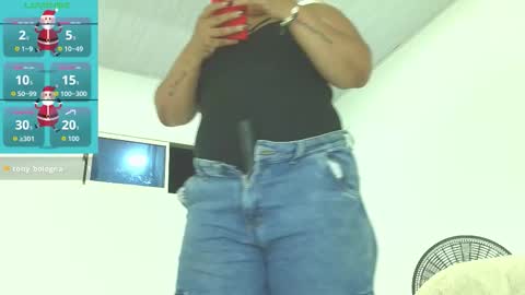 girl_luna_ online show from December 21, 1:46 am