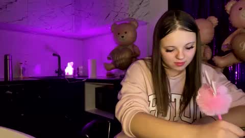 Snapshot of girl_shy07 chatting on February 26, 7:24 pm girl_shy07 online show from February 26, 7:24 pm