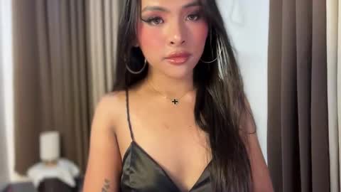 queen ronna online show from March 28, 8:25 am