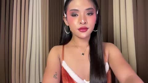 queen ronna online show from May 13, 8:01 am