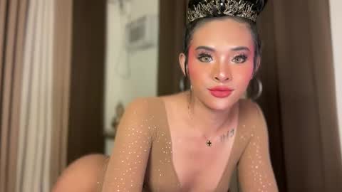 queen ronna online show from May 19, 3:40 pm