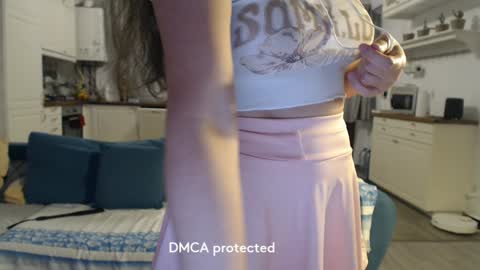Girlfriend online show from January 5, 3:45 pm