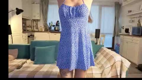 Girlfriend online show from October 13, 2:28 pm