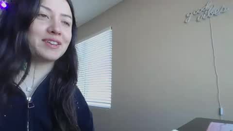 Jasmine online show from November 10, 4:28 pm