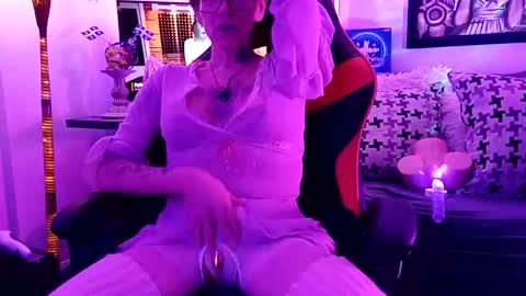 girls227445638252 online show from March 9, 4:27 am