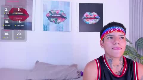 Snapshot of girls_inlove chatting on October 23, 11:42 am girls_inlove online show from October 23, 11:42 am