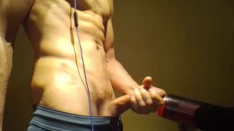 Snapshot of girlscumwithme33 chatting on February 4, 8:14 pm girlscumwithme33 online show from February 4, 8:14 pm