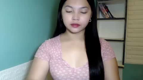 Rhaine online show from November 28, 7:16 pm