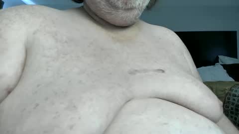 Snapshot of girthmason chatting on December 5, 3:06 pm Girth online show from December 5, 3:06 pm