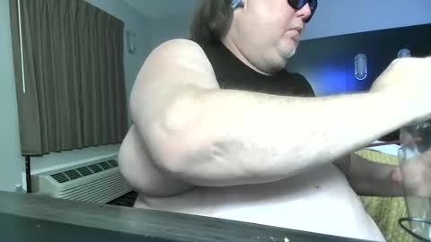 Snapshot of girthmason chatting on December 9, 4:56 am Girth online show from December 9, 4:56 am