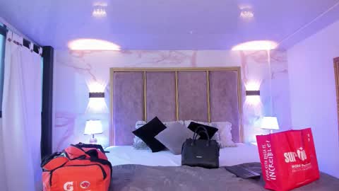     online show from October 4, 11:30 am