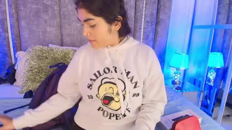 Snapshot of giselamaru chatting on April 1, 11:00 am online show from April 1, 11:00 am