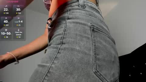 Snapshot of gisell_antonella chatting on April 27, 1:20 pm Gisell online show from April 27, 1:20 pm