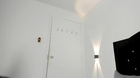 Snapshot of gisell_antonella chatting on April 29, 1:37 pm Gisell online show from April 29, 1:37 pm