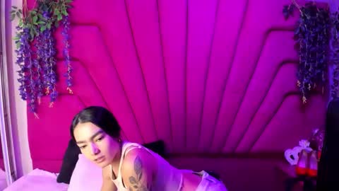 Snapshot of gisell_squirt chatting on October 7, 11:29 am gisell_squirt online show from October 7, 11:29 am