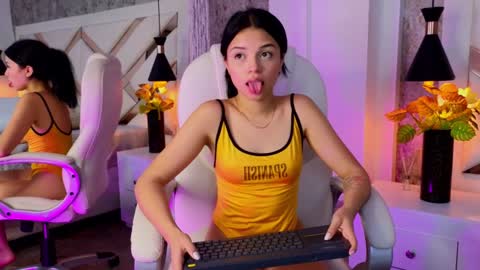 Snapshot of giselle_lauren chatting on January 25, 1:54 am Giselle online show from January 25, 1:54 am