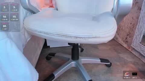 Snapshot of giselle_lauren chatting on February 21, 10:48 pm Giselle online show from February 21, 10:48 pm