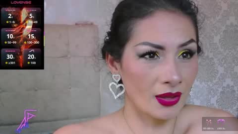 Snapshot of gisellecarter_ chatting on April 27, 3:21 pm Giselle online show from April 27, 3:21 pm
