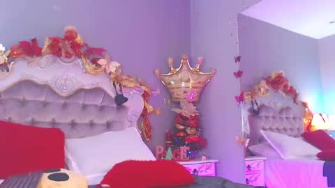 GiselleNoah online show from December 26, 2:37 pm