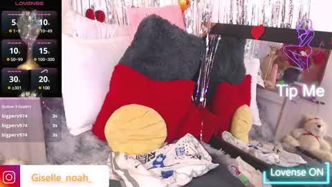 GiselleNoah online show from February 15, 2:22 pm