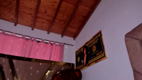 Snapshot of giselreyes1 chatting on December 21, 6:23 pm . Gisel Reyes . online show from December 21, 6:23 pm