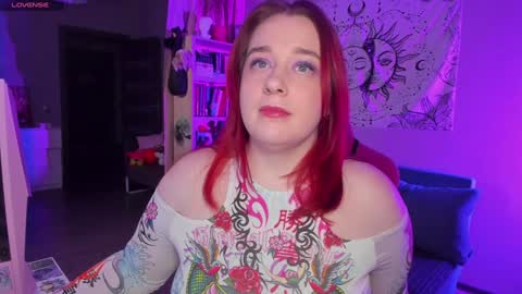 Snapshot of gitera_ chatting on December 6, 8:29 pm AlexaMillis online show from December 6, 8:29 pm