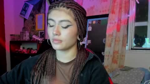 Snapshot of giulietta_mon chatting on December 17, 6:45 am Giulietta online show from December 17, 6:45 am