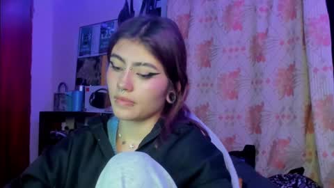 Snapshot of giulietta_mon chatting on January 29, 2:19 am Giulietta online show from January 29, 2:19 am